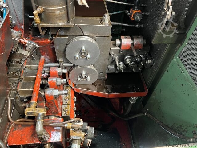 Screw making machine SACMA SP.140