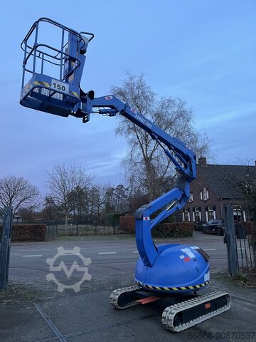 Very neat articulated boom lift on tracks Maeda HF070R-2 MAEDA HF070R-2