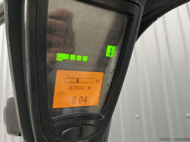 Electric 3-wheel forklift Linde E16-02
