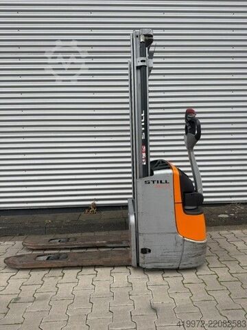 Pedestrian Stacker Still EXV12