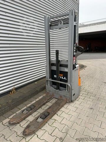 Pedestrian Stacker Still EXV12