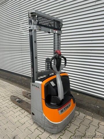 Pedestrian Stacker Still EXV12