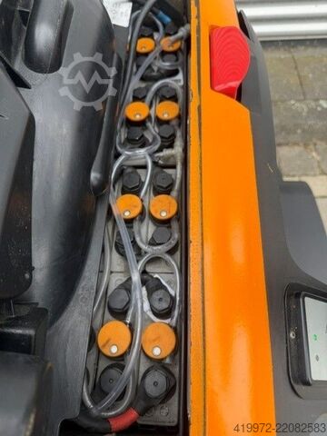 Pedestrian Stacker Still EXV12
