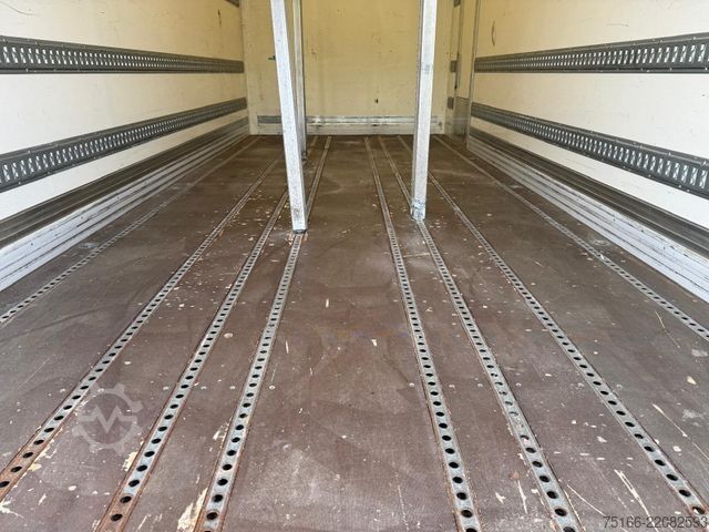 Box truck MERCEDES-BENZ ATEGO 1324 L Koffer 6,1 m LBW 1,5 T*Diff.-Sperre