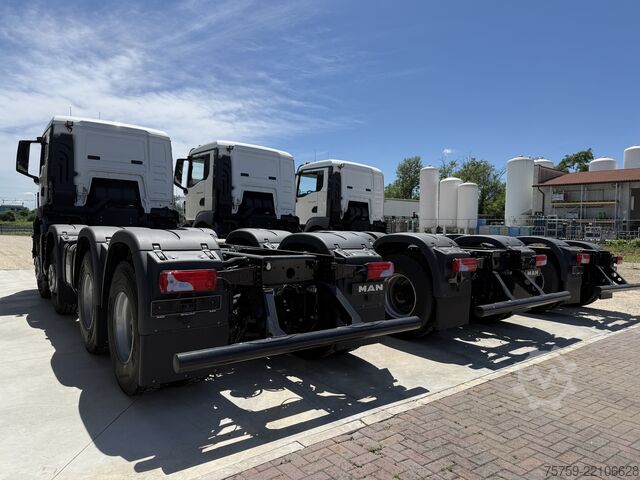 Roll-off tipper truck MAN MAN 41.520 TGS 40Ton 8x4 EU6 Chassis