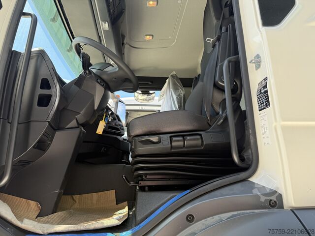 Roll-off tipper truck MAN MAN 41.520 TGS 40Ton 8x4 EU6 Chassis