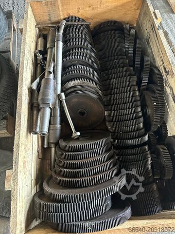 Gear hobbing machine Pfauter P1250