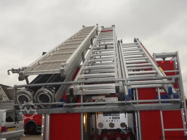 Fire engine Mercedes-Benz 1325 godiva pump bomberos