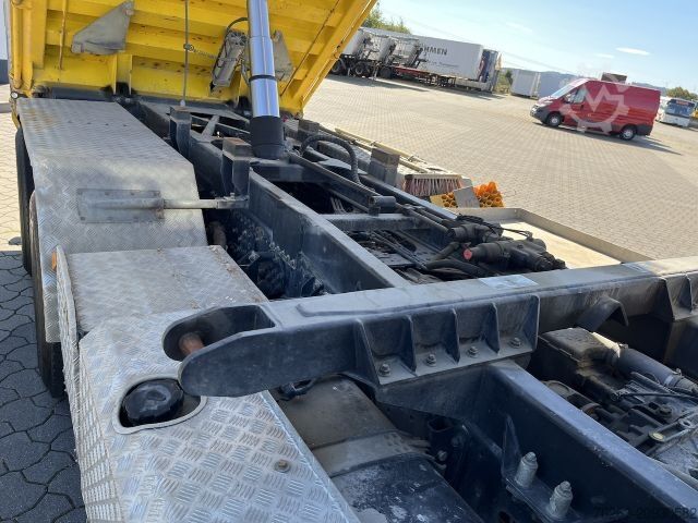 Tipper truck MAN TGS 28.480 6x4 4x4 Dreiseitenkipper Allrad Lifta