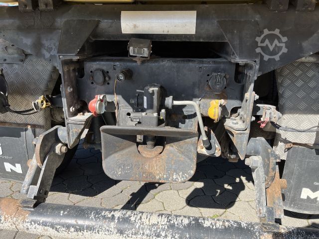 Tipper truck MAN TGS 28.480 6x4 4x4 Dreiseitenkipper Allrad Lifta