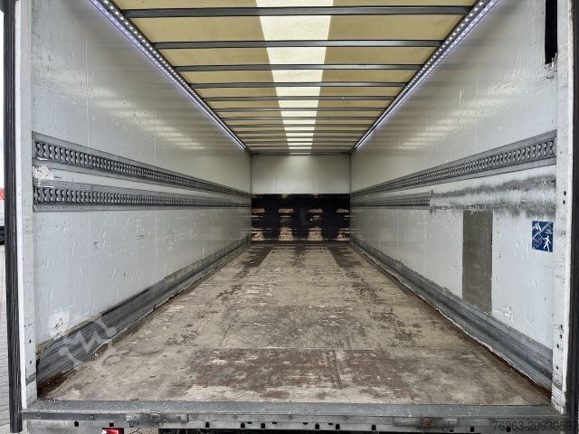 Box truck IVECO 120E25 Eurocargo 4x2 Koffer | Ladebordwand