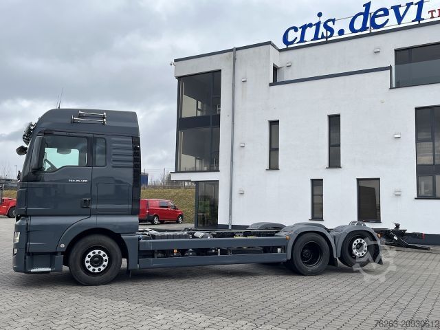 LKW mit Getränkeaufbau MAN TGX 26.500 6x2 Fahrgestell / Lenk-Liftachse /AHK