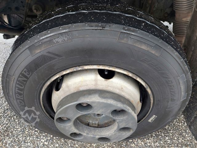 Transporter mit Pritsche & Plane IVECO 75E21 4x2 LBW Nutzlast 3t 18 Paletten