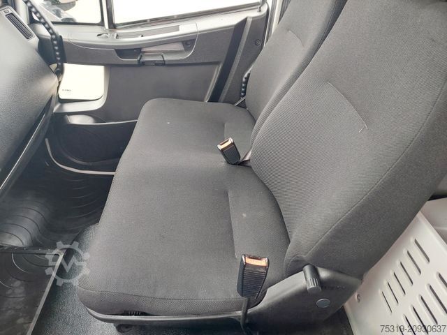 Curtain sider van IVECO 75E21 4x2 LBW Nutzlast 3t 18 Paletten