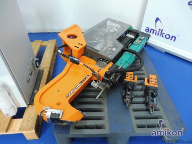 Fully automated punch riveting system with robotic tongs TOX TZ-VSN