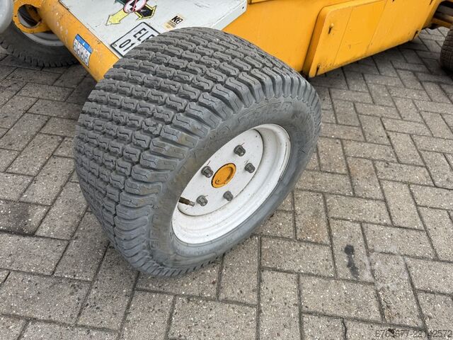 Niftylift Nifty HR12 NE Gelenkteleskoparbeitsbühne 4x2, elektrisch, Baujahr 2012, 12 m Arbeitshöhe NIFTYLIFT HR12 NE Knikarmhoogwerker 4x2 Elektrisch 2012 12M werkhoogte