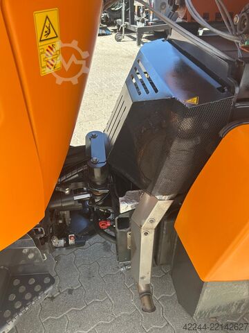 Kommunalfahrzeug / Geräteträger Holder C 55 SC