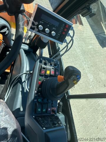 Kommunalfahrzeug / Geräteträger Holder C 55 SC