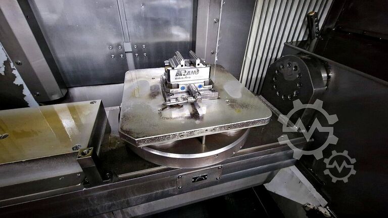 5-Achs Bearbeitungszentrum Stama MC 526