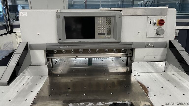 Paper cutting machine Polar 92X