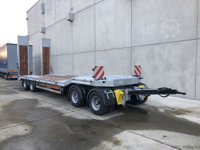 Low loader trailer Möslein T 4 VB H1  neuer 4 Achs Tieflader hydraulischen Rampen