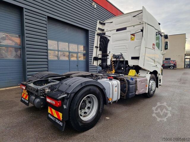 Standard tractor unit Renault Gamme T