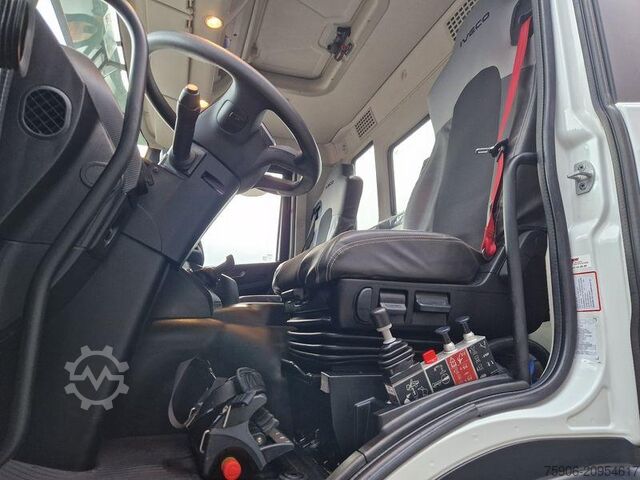 Tipper truck Iveco X-WAY