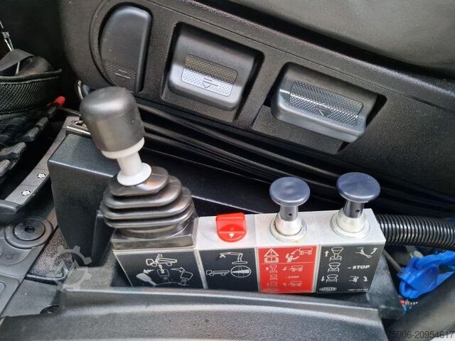 Tipper truck Iveco X-WAY