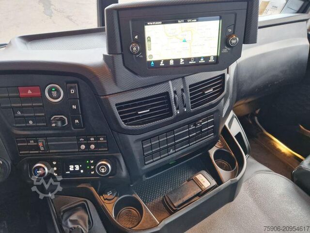 Tipper truck Iveco X-WAY