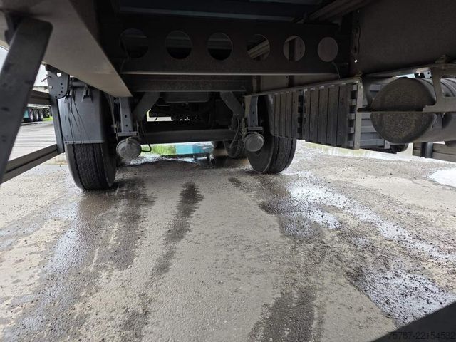 Silo semitrailer KEMPF Schleusenkipper, Rüttler, ca. 58,7 cbm, Lift