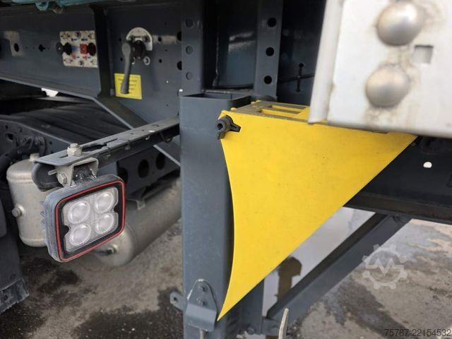 Silo semitrailer KEMPF Schleusenkipper, Rüttler, ca. 58,7 cbm, Lift