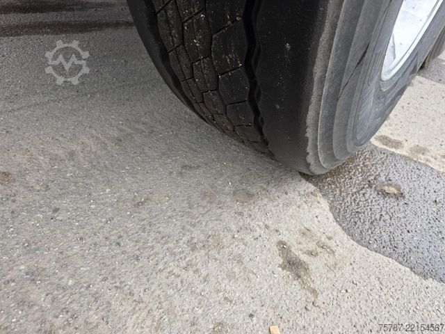 Tanker semitrailer FELDBINDER 26TL liegendes Euter, 2 x Befüllung, Schwallwand