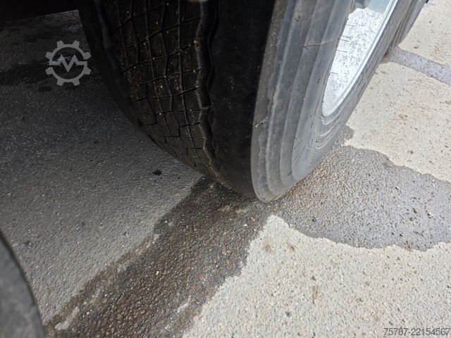 Tanker semitrailer FELDBINDER 26TL liegendes Euter, 2 x Befüllung, Schwallwand