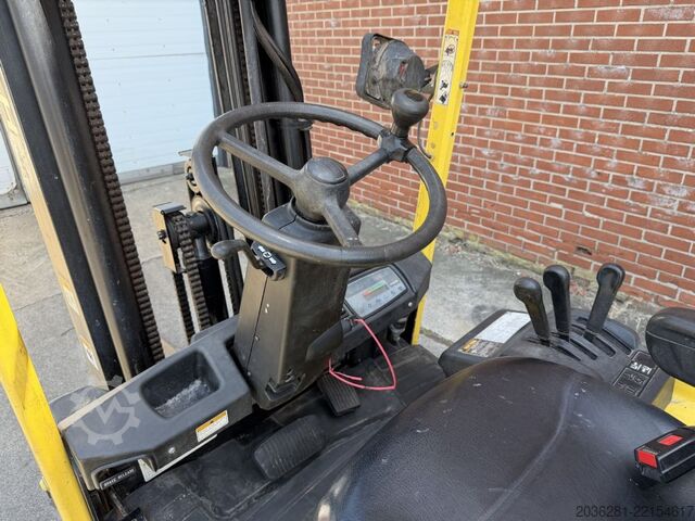 Electric 4-wheel forklift Hyster J1.80XMT