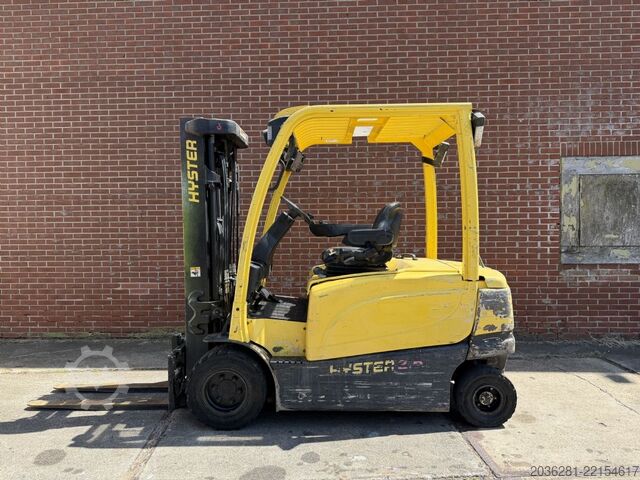 Electric 4-wheel forklift Hyster J1.80XMT
