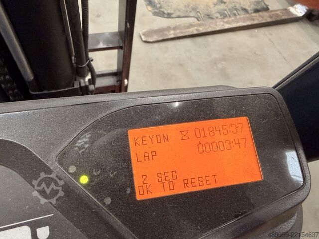 Electric 3-wheel forklift Toyota 7FBEST13