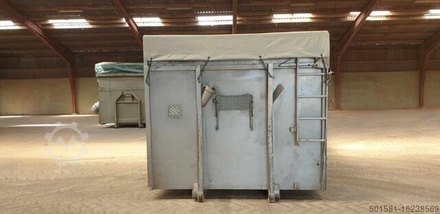 Blow container for wood pellets