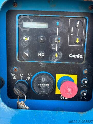 Scherenhebebühne Genie GS 3369 RT - 12m Diesel Scherenarbeitsbühne 4x4