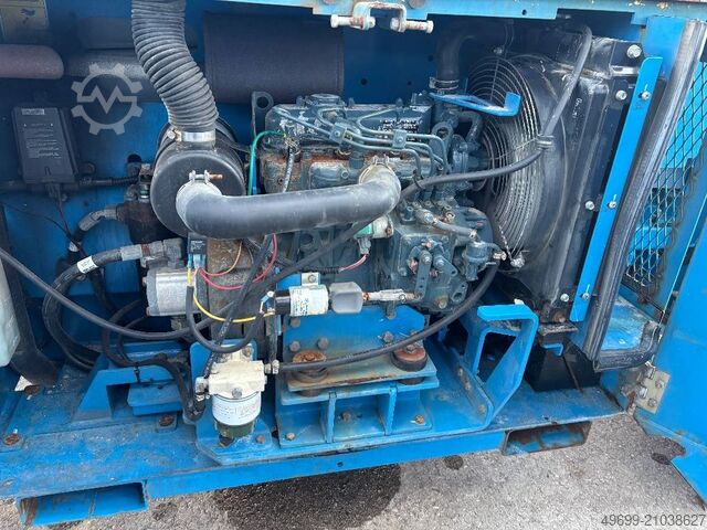 Scherenhebebühne Genie GS 3369 RT - 12m Diesel Scherenarbeitsbühne 4x4