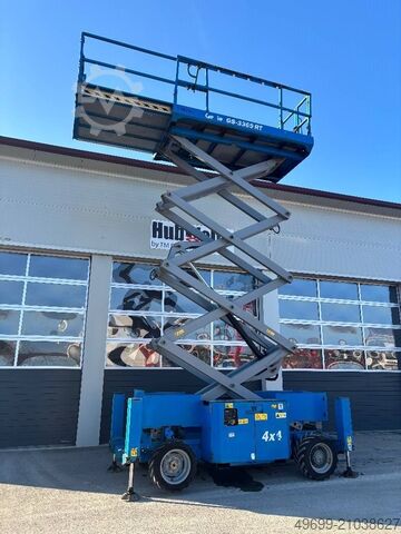 Scherenhebebühne Genie GS 3369 RT - 12m Diesel Scherenarbeitsbühne 4x4