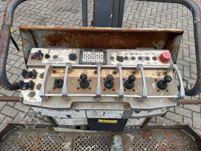 Teleskopbühne Aichi SP14CJ