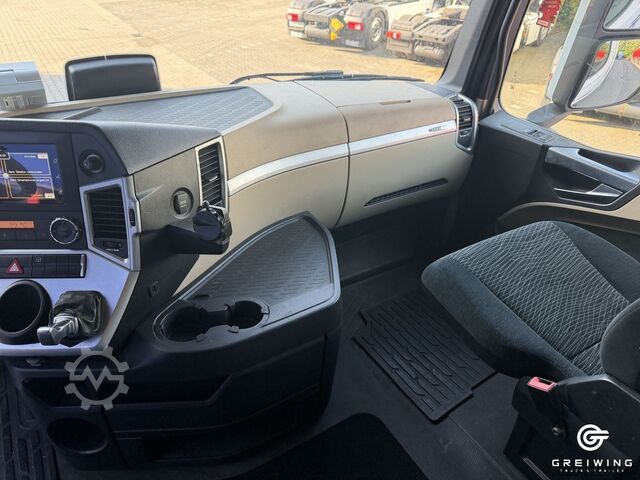 Standard tractor unit MERCEDES-BENZ ACTROS 1851 Gigaspace PTO Retarder Standklima