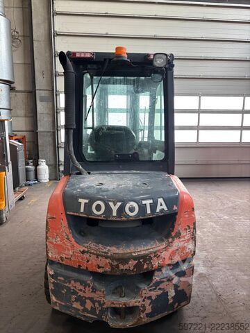 Diesel Forklifts Toyota 02-8FDJF35 Dieselstapler
