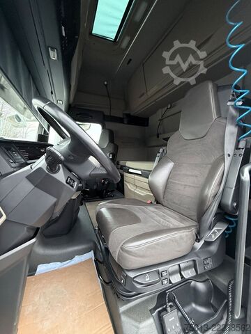 Standard tractor unit MAN Individual Lion TGX 18.640 LL Voll-Ausstattung