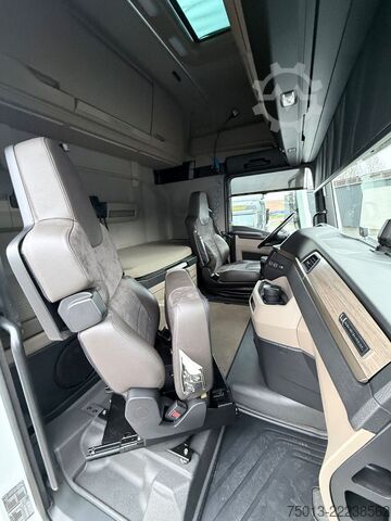 Standard tractor unit MAN Individual Lion TGX 18.640 LL Voll-Ausstattung