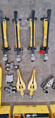 Hydraulic tools with 700 bar pumps Enerpac verschiedene Modelle