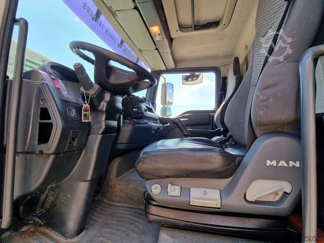 Crane truck MAN TGL 12.210 - HIAB 077 DUO Crane / Grua - Manual...