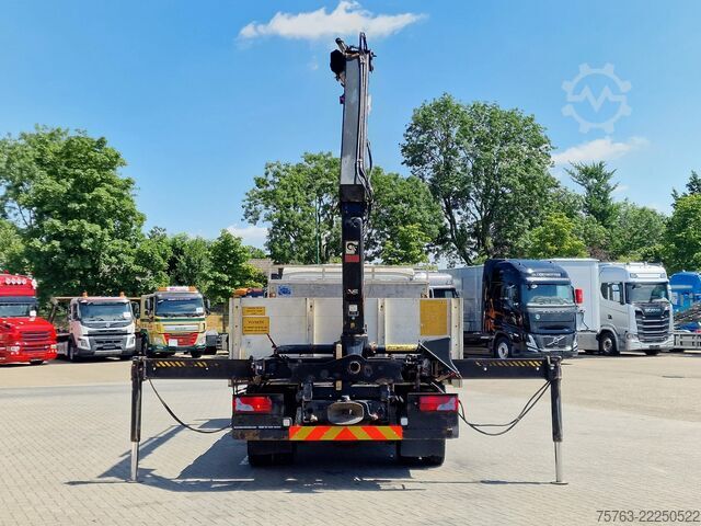Kranwagen MAN TGL 12.210 - HIAB 077 DUO Crane / Grua - Manual...