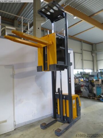 Reach truck JUNGHEINRICH EKS 110