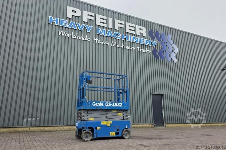 Scherenhebebühne Genie GS1932 Electric, Working Height 7.8 m, 227kg Capac